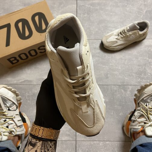 Adidas Yeezy Boost 700 v2 Analog (Бежевый) • Space Shop UA